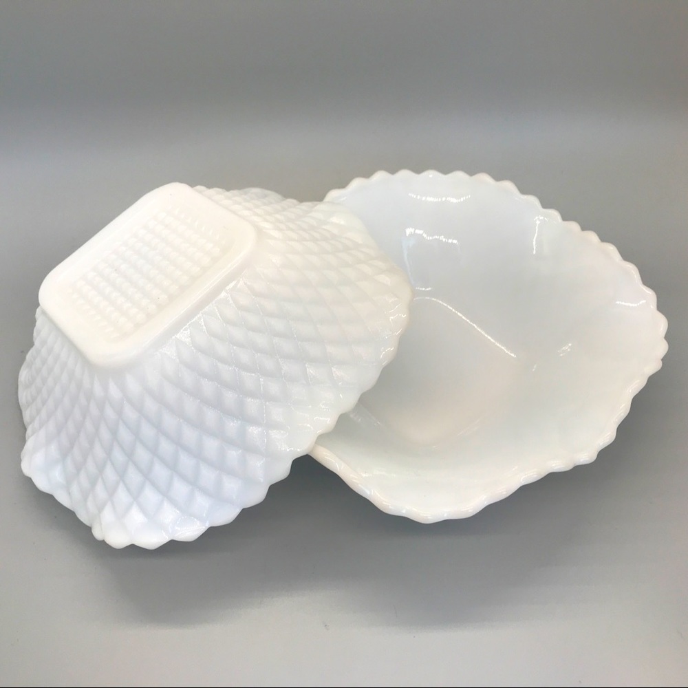 EUC Vintage Pair Milk Glass Square Bowl w Diamond Pattern & Scallop Ruffled Rim